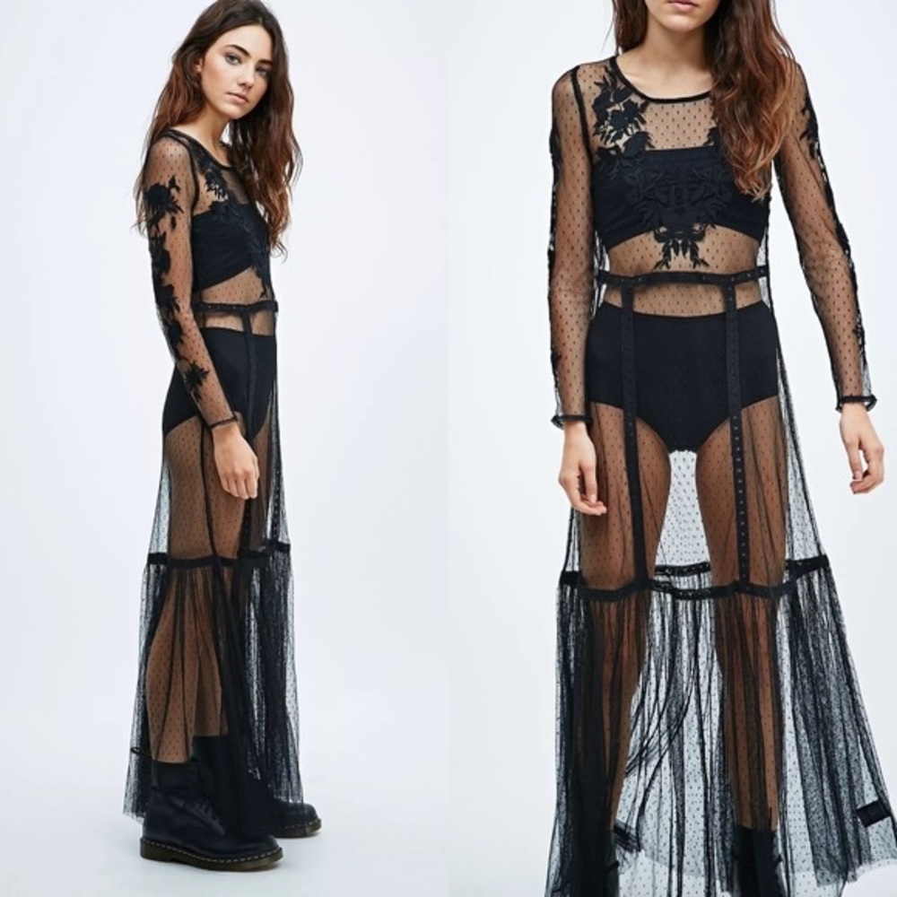 Beautiful Sheer Ecote Lily Black Lace Dress 🖤